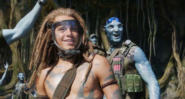 Spider and army Na'vi in Avatar: The Way of Water