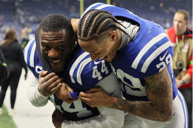 INDIANAPOLIS, INDIANA - DECEMBER 31: Zaire Franklin #44 and JuJu Brents #29 of the Indianapolis Colts react after the game against the Las Vegas Raiders at Lucas Oil Stadium on December 31, 2023 in Indianapolis, Indiana. (Photo by Andy Lyons/Getty Images)