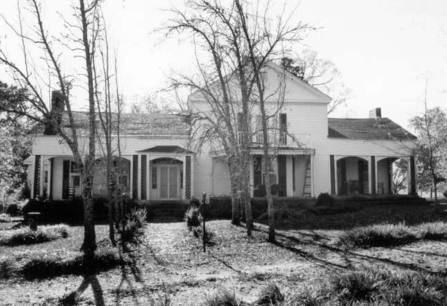 Image for article titled From Nottoway To Monticello,15 Slave Plantations With Brutal Backstories
