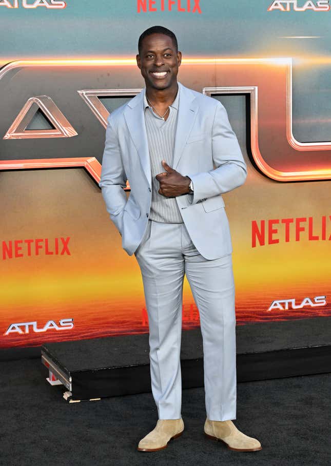 Sterling K. Brown besucht die Premiere von Netflix‘ „Atlas“ im Egyptian Theatre Hollywood am 20. Mai 2024 in Los Angeles, Kalifornien.