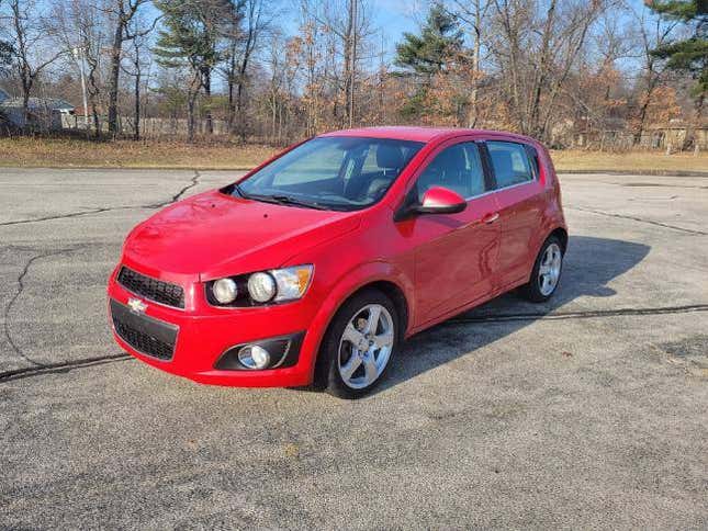 Image for article titled I'm A College Kid With A Limited Budget And I Need A Reliable Ride! What Car Should I Buy?