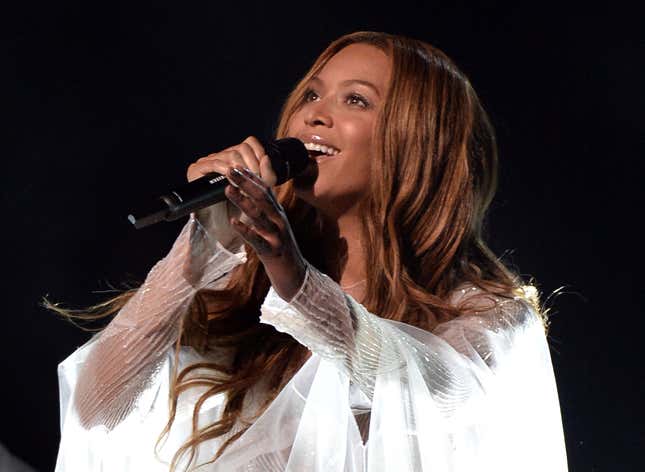 Beyoncé performs on stage at the 57th Annual Grammy Awards in Los Angeles February 8, 2015.