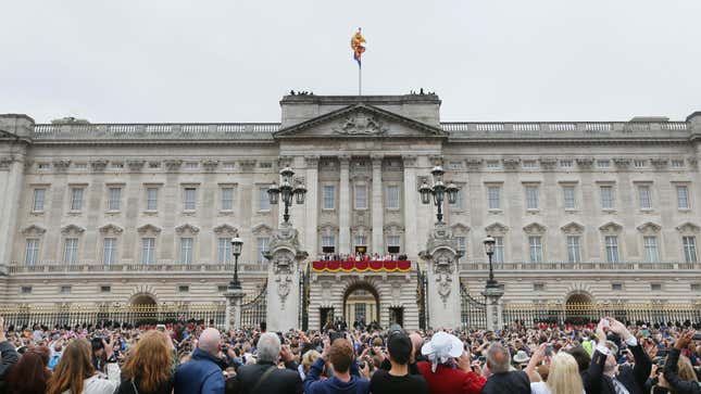 Image for article titled The Plot in this Royal Drama Has Either Thickened or Is Thinning; I've Lost Track