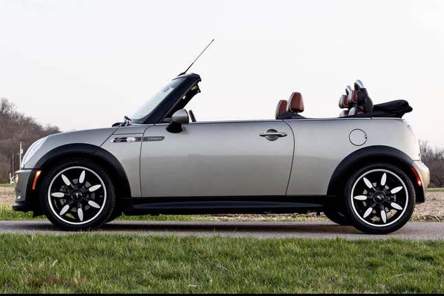 Image for article titled At $15,500, Is This 2007 Mini Cooper S A Mega-Bargain?