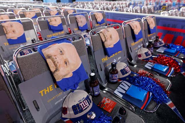 Image for article titled The New York Giants are definitely going to botch the No. 6 pick