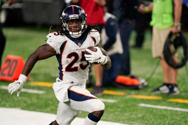 Denver Broncos running back Melvin Gordon (25) runs for a touchdown during the second half of an NFL football game Thursday, Oct. 1, 2020, in East Rutherford, N.J.