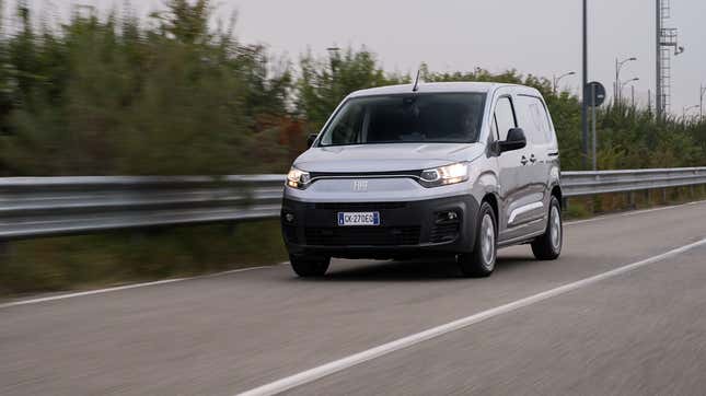 Image for article titled Citroën Jumpy, Renault Kangoo And Renault Trafic: These European Vans All Have Ridiculously Cute Names