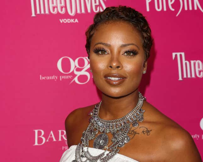 WEST HOLLYWOOD, KALIFORNIEN – 18. MAI: Schauspielerin Eva Marcille nimmt an der So Sexy LA-Party des OK!-Magazins in der SkyBar im Mondrian Los Angeles am 18. Mai 2016 in West Hollywood, Kalifornien, teil. 