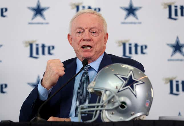 Image for article titled Does Jerry Jones Have an Ulterior Motive Behind His Pro-Vaccine Stance?