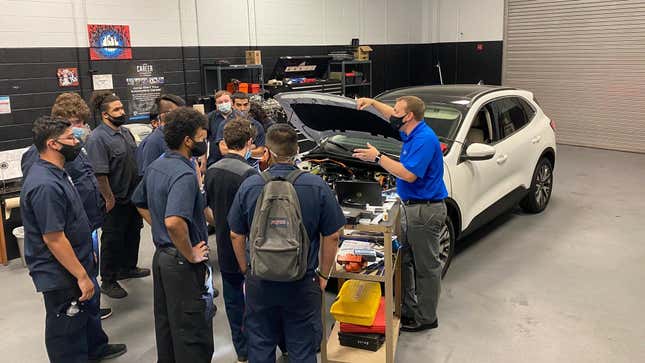 Image for article titled Ford Creates $1 Million Scholarship to Train Future Auto Techs