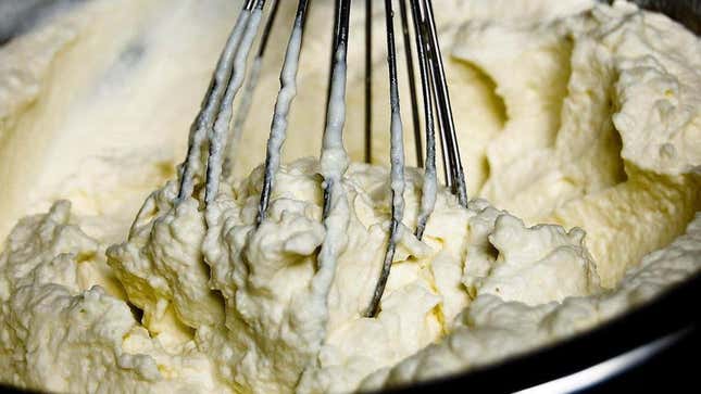 7 Heavy Cream Substitutes to Use in Any Recipe