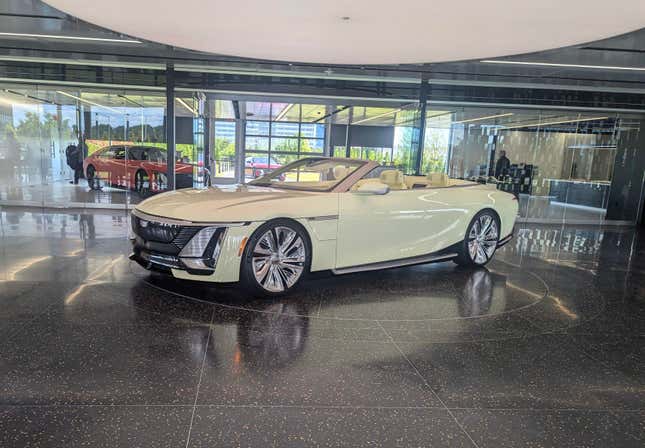 Image for article titled Cadillac Sollei Concept Is A Manilla Cream Luxury EV Dream