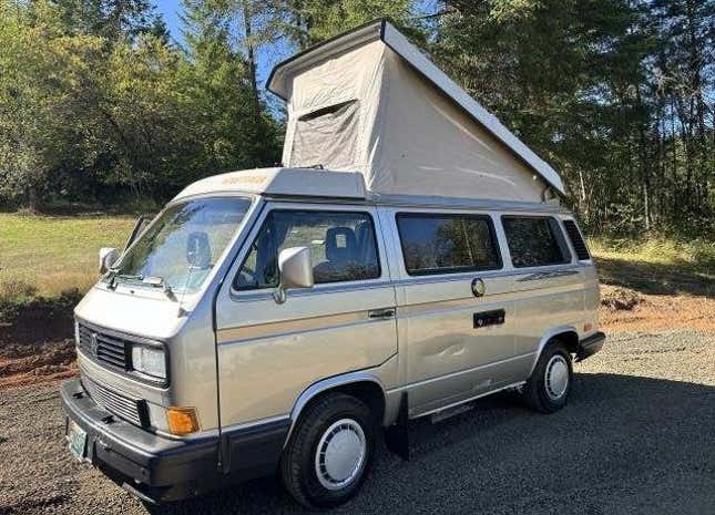 Image de l'article intitulé Datsun 240Z, Volkswagen Vanagon Westfalia, Nissan Skyline GTS-T&amp;#xa0;: les voitures les plus géniales que j’ai trouvées à vendre en ligne