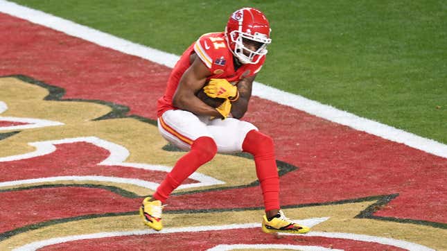 Image for article titled Despite the NFL salary cap rising, these players may be cut