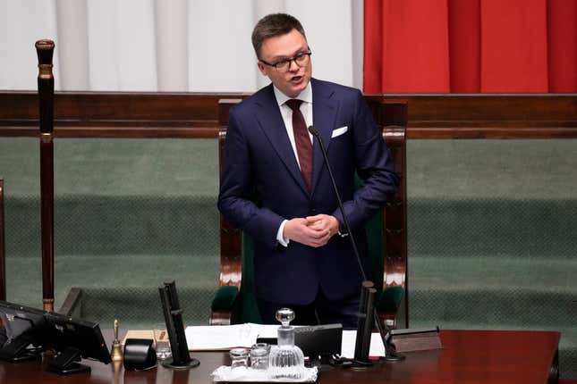 Polish president delays appointing new government, Poland