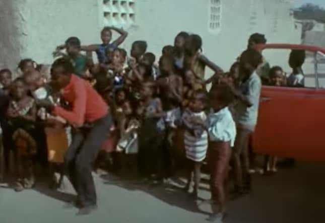 Image for article titled A Famous French Film Director Once Shot A Bunch Of Gag VW Beetle Ads In Africa