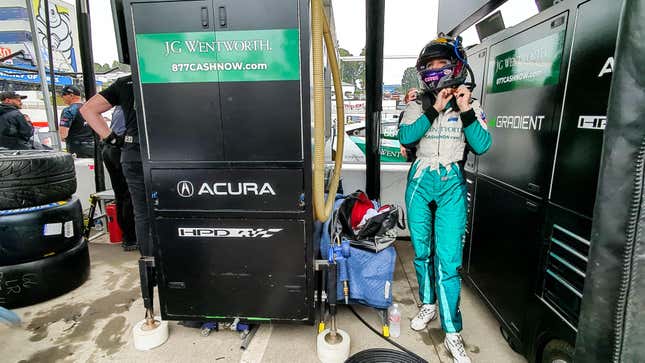 Katherine Legge antes de la clasificación para la carrera 2023 del Petit Le Mans