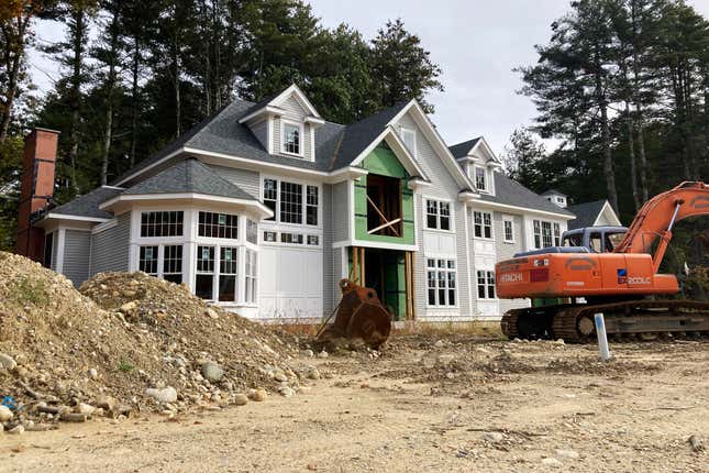 A home under construction is shown on Sunday, Oct. 15, 2023 in Sudbury, Mass. On Thursday, Freddie Mac reports on this week&#39;s average U.S. mortgage rates. (AP Photo/Peter Morgan)