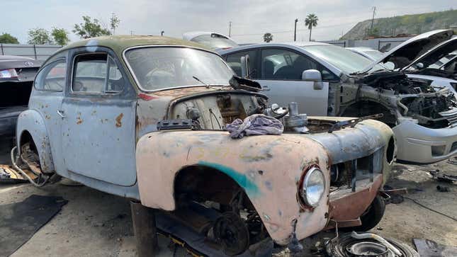 Image for article titled Since A Lot Of Us Are Stuck Inside, Here Are Some Cool Junkyard Cars That Aren&#39;t Going Anywhere Either