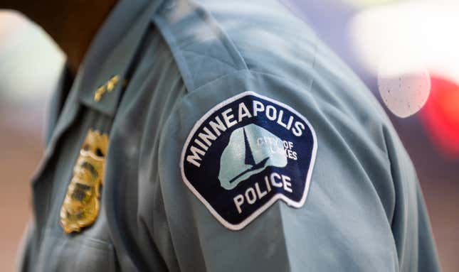 Image for article titled Minneapolis Cop Who Was Fired for Racist Christmas Tree Decorations in 2018 Is Reinstated