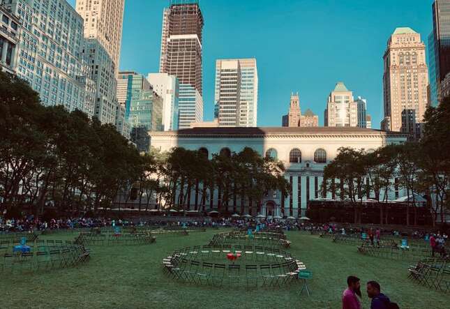 Image for article titled Competitive Musical Chairs Is New York's Friendliest Contact Sport