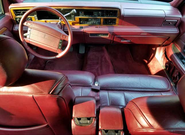 Image for article titled At $3,800, Could This 1994 Lincoln Continental Be A True Executive Perk?