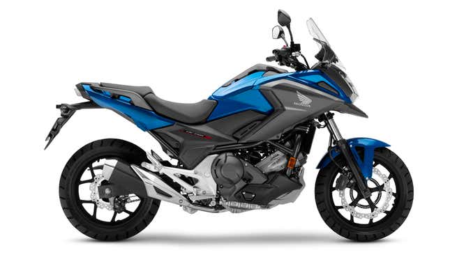Image for article titled How to Get Back Into Motorcycles After a Long Break From Riding