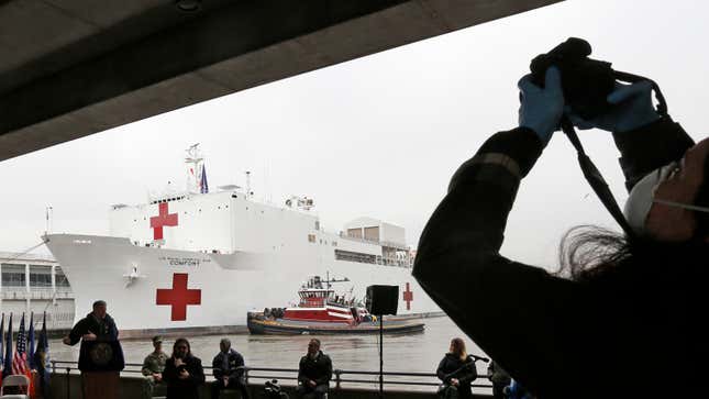 Image for article titled The World&#39;s Biggest Hospital Ship Is Leaving New York