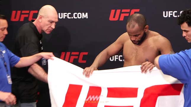Daniel Cormier Miraculously Sheds 1.2 Pounds In Minutes To Make Weight