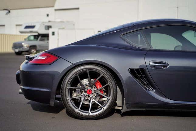 Image for article titled At $20,000, Could This “Lightly Modded” 2007 Porsche Cayman S Get You To Lighten Your Wallet?