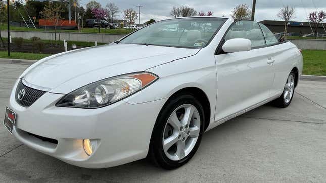 Image for article titled I'm Helping My Terminally Ill Relative With Her Last Ride. What Car Should She Buy?