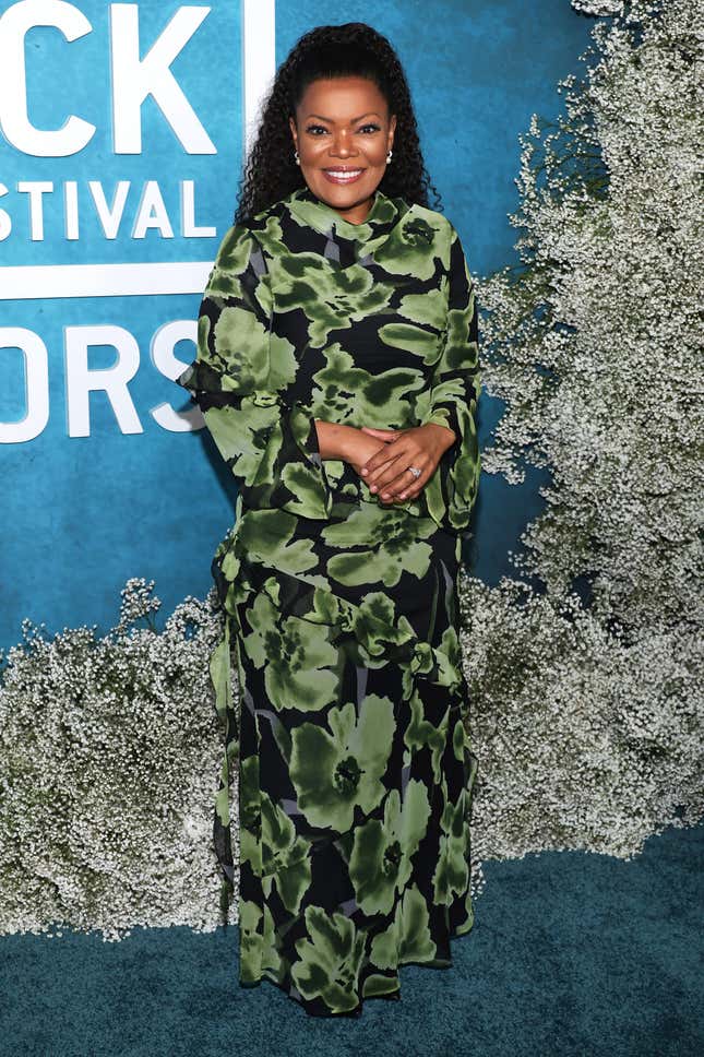  Yvette Nicole Brown attends 7th Annual American Black Film Festival Honors at SLS Hotel, a Luxury Collection Hotel, Beverly Hills on February 17, 2025 in Los Angeles, California.