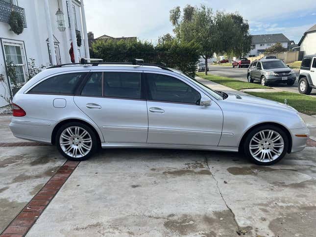 Image for article titled At $5,900, Is This 2009 Mercedes E350 Dressed To Impress?