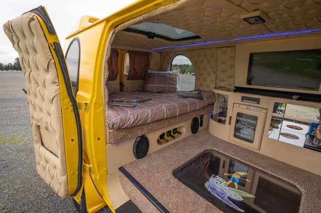 Vandalf Is For Sale – A 1970s Dodge Tradesman Custom V8 Van