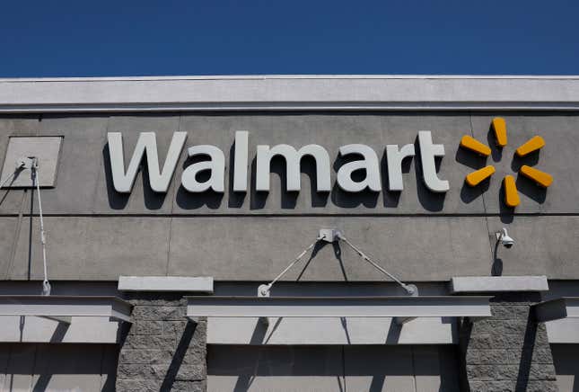 Image de l'article intitulé Walmart, Ford et d’autres entreprises augmentent leurs prix à cause des tarifs douaniers
