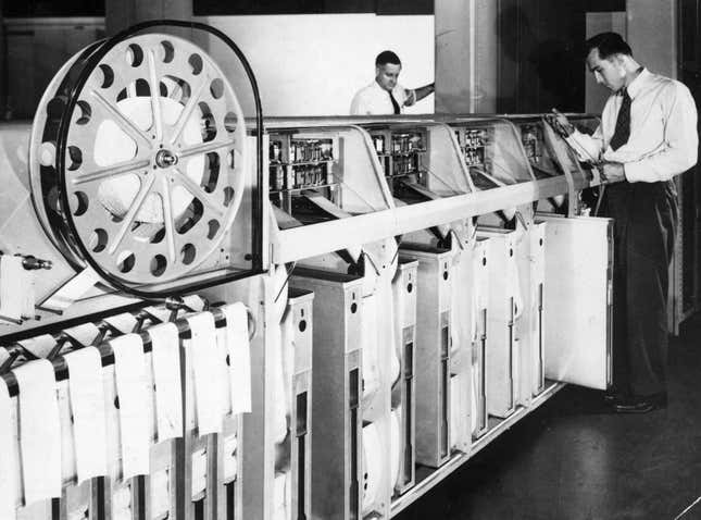 6th December 1948: An electrical ‘brain’ which stores up billing information installed in a Philadelphia telephone exchange by the Bell Telephone Laboratories. 