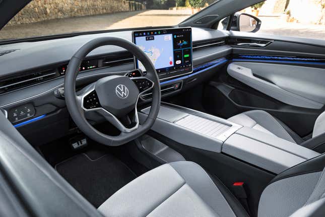 Dashboard interior view of a light blue Volkswagen ID 7 Tourer