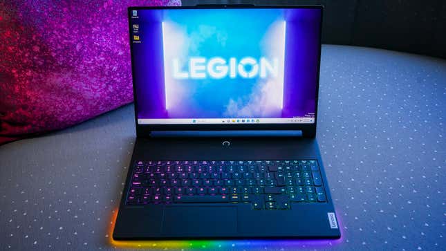 Lenovo Legion Go Hands-on: un portátil para juegos en formato portátil