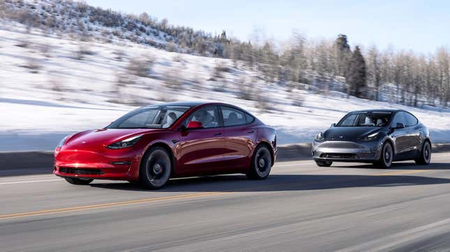 Image for article titled Tesla Brings Back Enhanced Autopilot, Offering Some of FSD's Features for the Low, Low Price of $6K