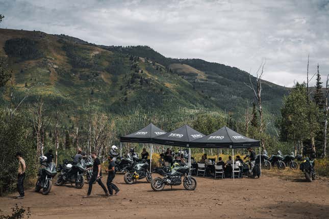 Image for article titled 2023 Zero DSR/X Electric Adventure Bike Silently Conquers All Terrain