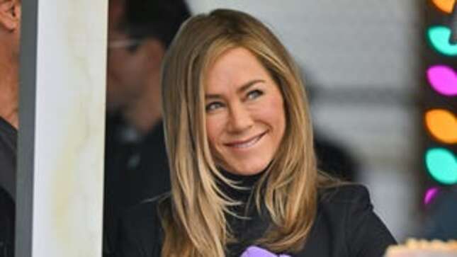 Jennifer Aniston Had a Holiday Party for the 'Non-Thirsty' ‘Old Guard of Hollywood,’ Sorry Everyone Else