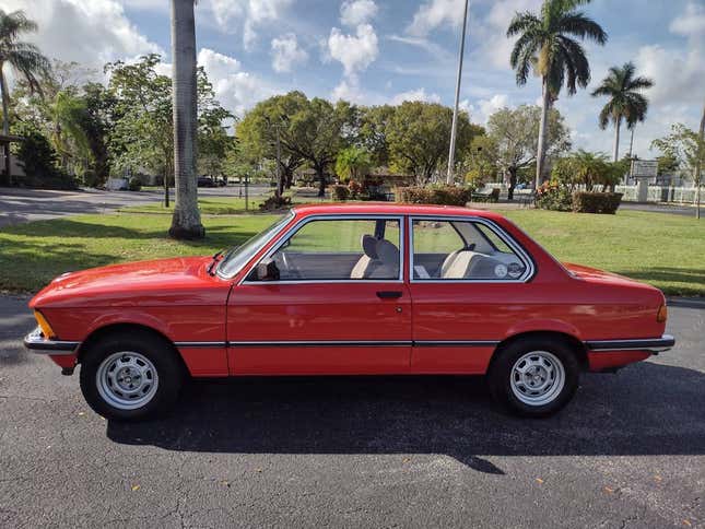 Bild für Artikel mit dem Titel „Könnte dieser BMW 316 von 1978 für 15.000 US-Dollar dazu führen, dass Sie die kleineren Dinge im Leben wertschätzen?“