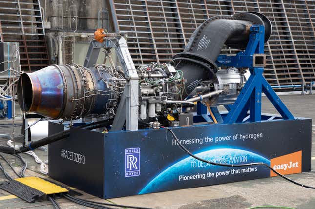 Image for article titled Rolls-Royce Performs Successful Test of World&#39;s First Jet Engine Fueled by Green Hydrogen