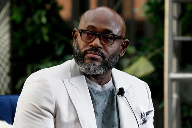 Steve Stoute asiste al panel de discusión SelectCon 004 con Issa Rae en 74Wythe el 5 de mayo de 2022 en la ciudad de Nueva York.