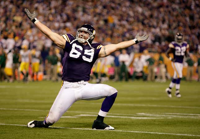 Image for article titled Julius Peppers, Antonio Gates, and the 15 Finalists for the 2024 Hall of Fame