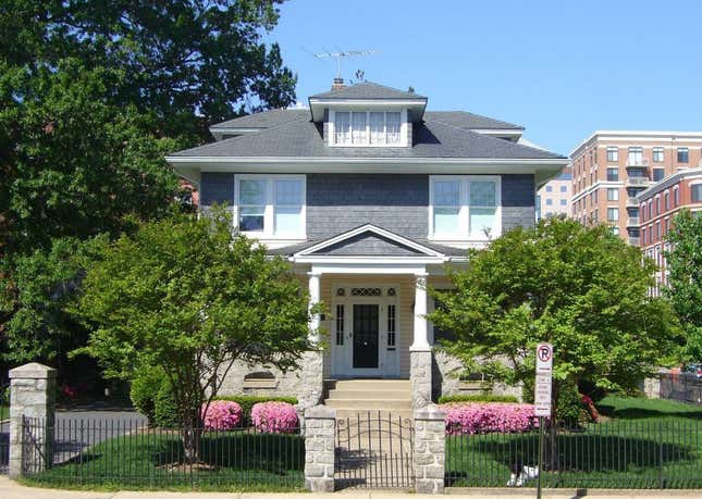 Image for article titled The indictment against Paul Manafort lists all of the properties he may have to give up