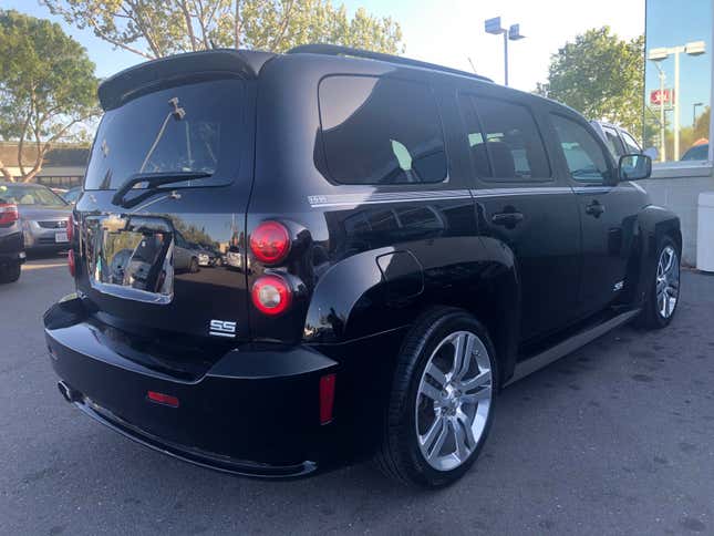 Image for article titled At $9,999, Is It High Time You Buy This 2008 Chevy HHR SS?