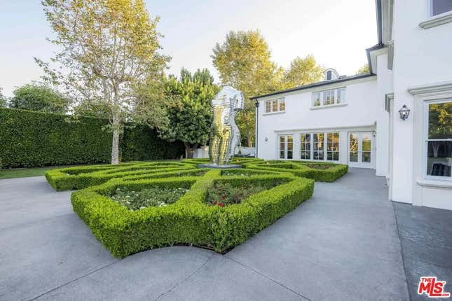 Image for article titled Look Inside Diddy&#39;s $61.5 Million &#39;Raided&#39; Mansion That&#39;s Now Up for Sale