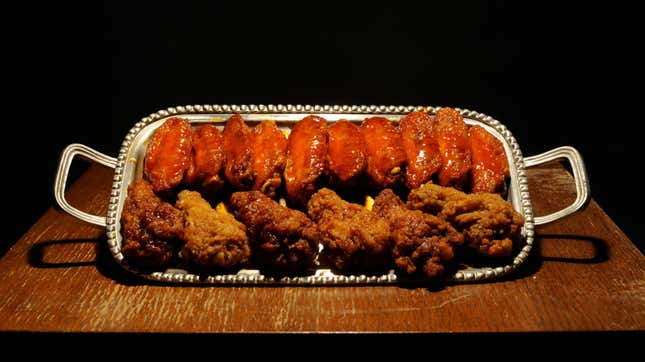 Image for article titled Drums, Flats, or Boneless: Which Wing Is the All-time Best?