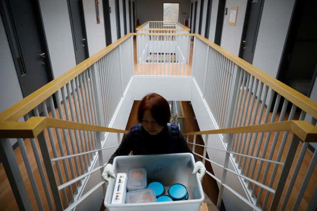 Image for article titled Photos: Overworked South Koreans are finding solace in a fake prison